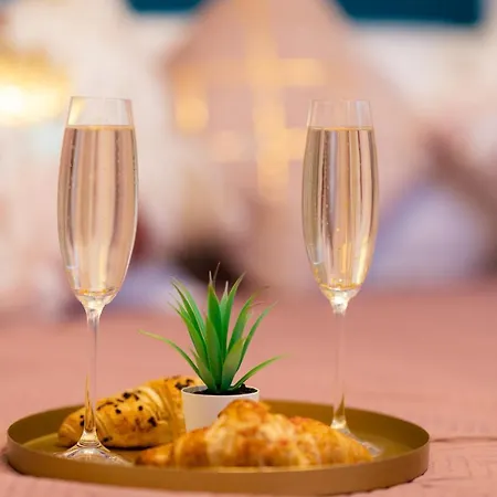 Artsy Riverside - 1br Amazing