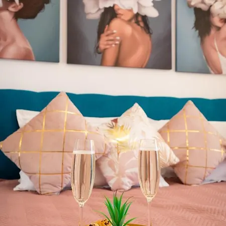 Apartamento Artsy Riverside - 1br Amazing Bucareste