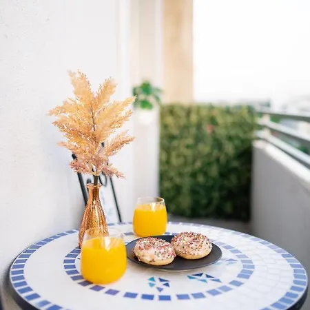 Artsy Riverside - 1br Amazing * Bukarest