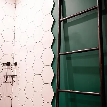 Artsy Riverside - 1br Amazing * Bukarest