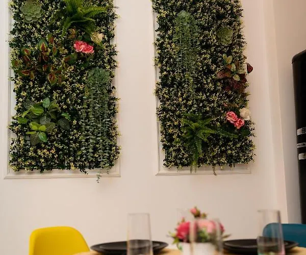 Artsy Riverside - 1br Amazing Апартаменти