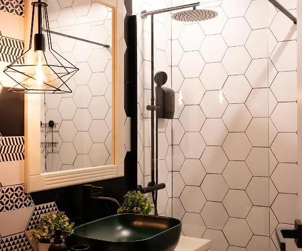 Artsy Riverside - 1br Amazing * بوخارست