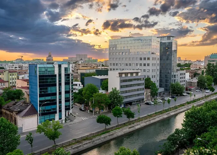 Artsy Riverside - 1br Amazing Апартаменти