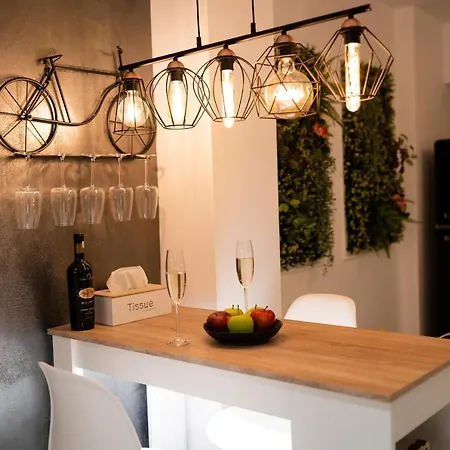 Artsy Riverside - 1br Amazing Бухарест