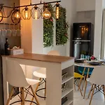 Artsy Riverside - 1br Amazing Бухарест