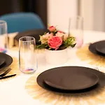 Artsy Riverside - 1br Amazing Апартаменти Бухарест