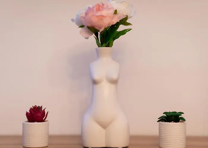 Artsy Riverside - 1br Amazing 布加勒斯特